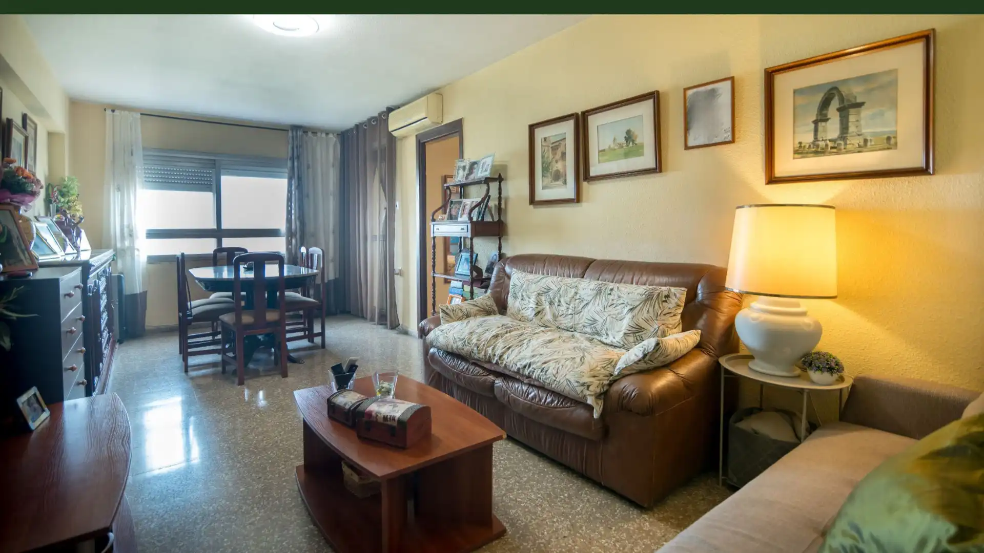 Exterior view of Flat for sale in  Valencia Capital  with Air Conditioner, Terrace and Furnished