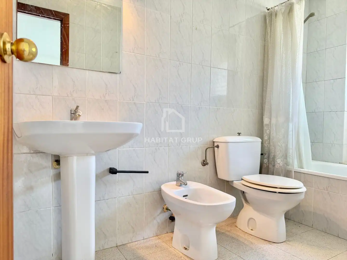 Baño de Casa adosada en venta en Girona con Calefacción, Jardín privado y Terraza