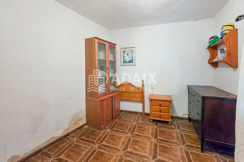 Dormitori de Casa o xalet en venda en Úbeda amb Aire condicionat, Terrassa i Traster