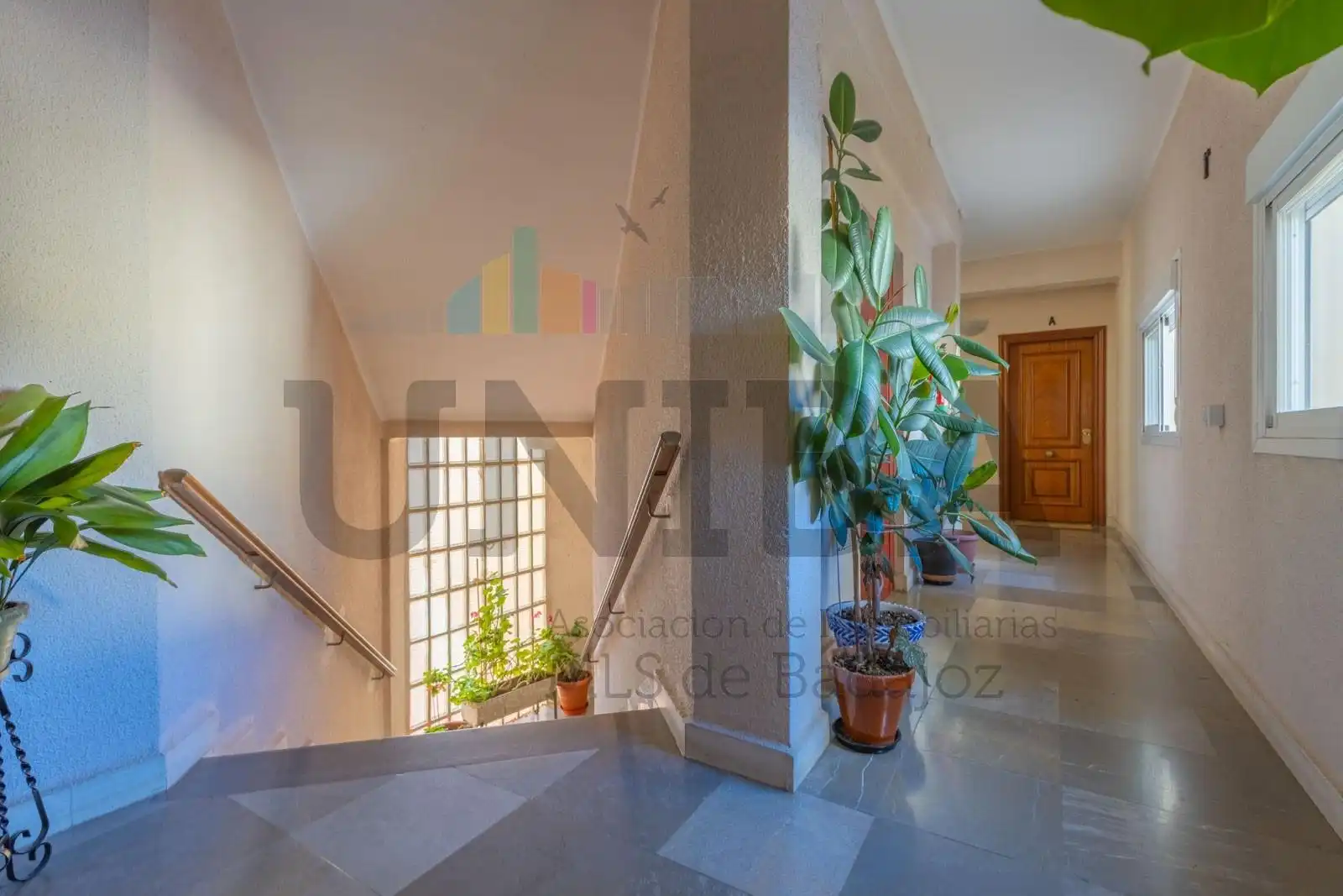 Wohnung zum Verkauf in Badajoz mit Klimaanlage, Privatgarten und Terrasse