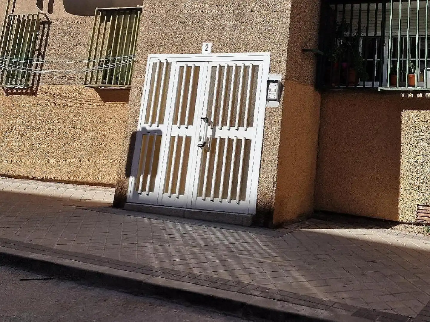 Vista exterior de Piso en venta en San Blas