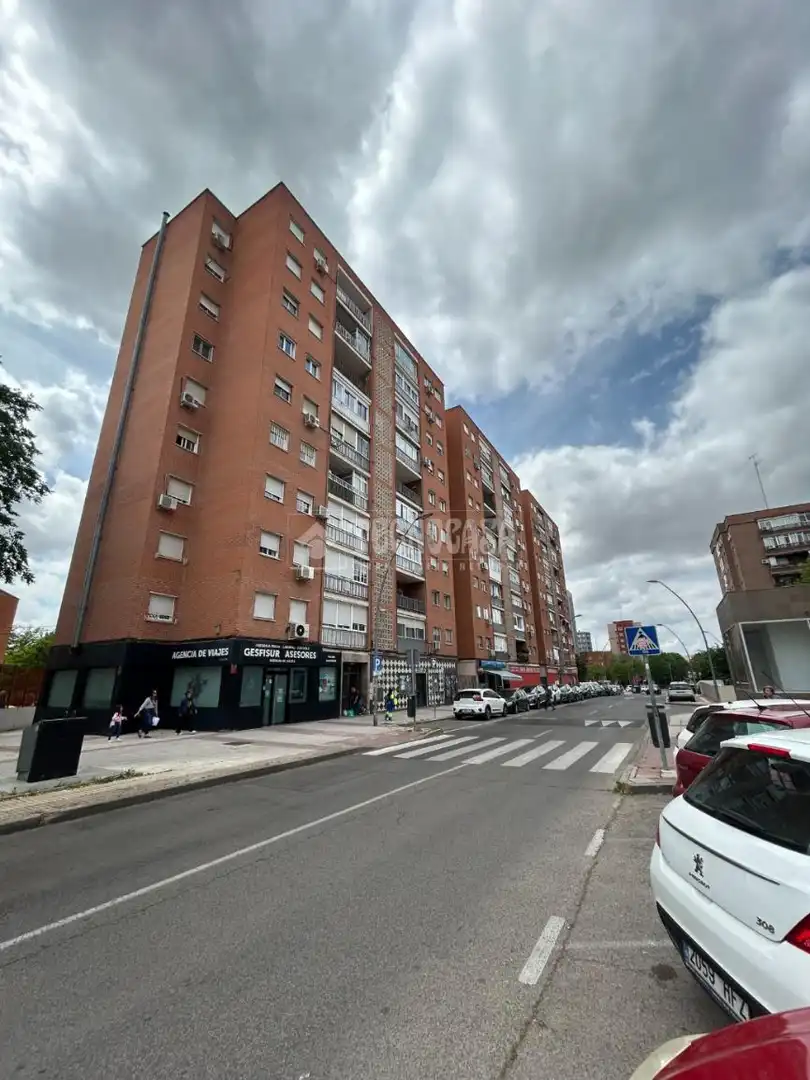 Außenansicht von Wohnung zum Verkauf in Fuenlabrada mit Heizung