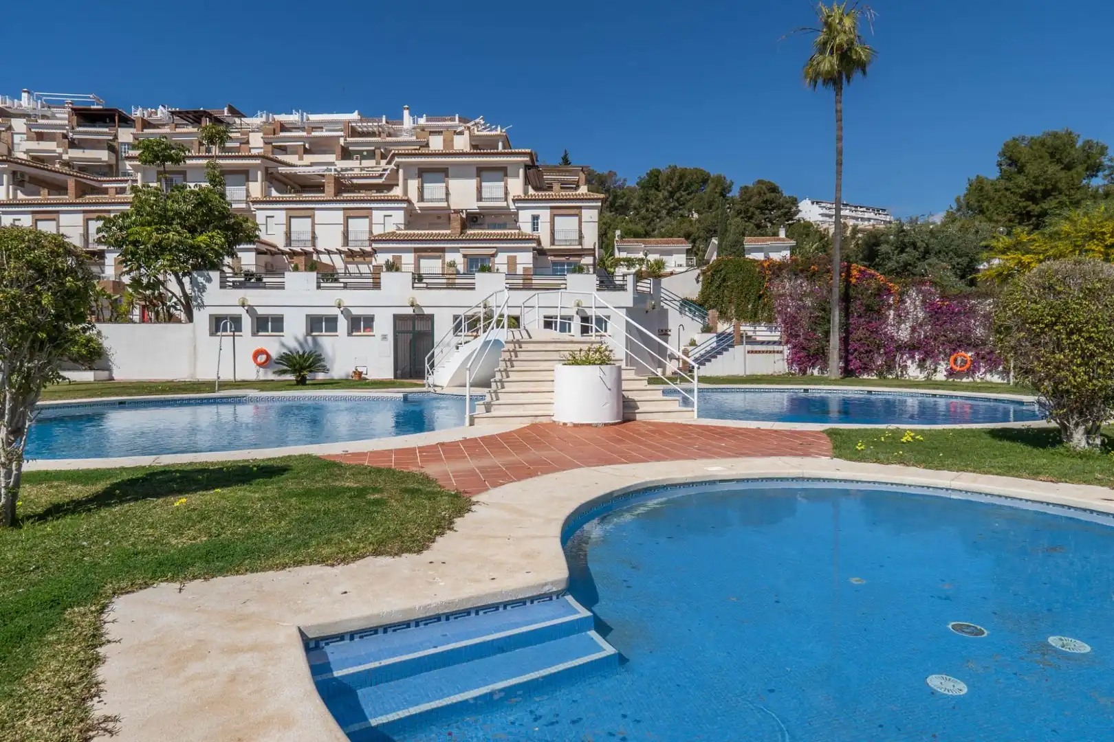 Vista exterior de Apartamento en venta en Almuñécar con Jardín privado, Terraza y Piscina comunitaria