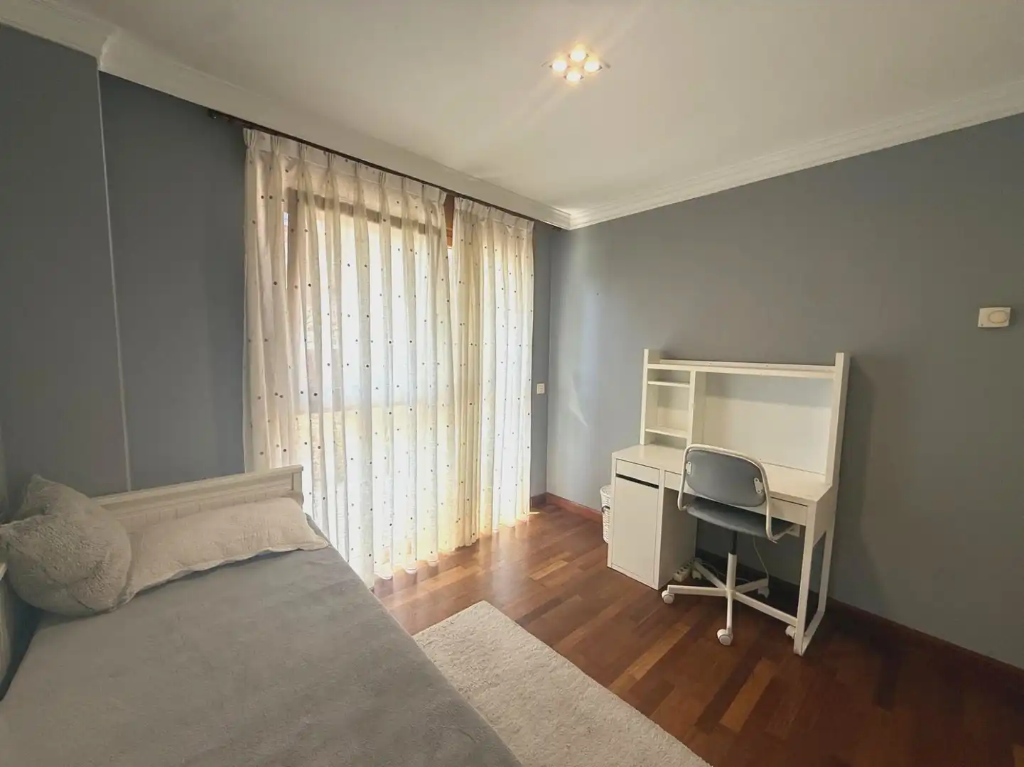 Habitación de Piso en venta en Avilés con Calefacción, Terraza y Amueblado