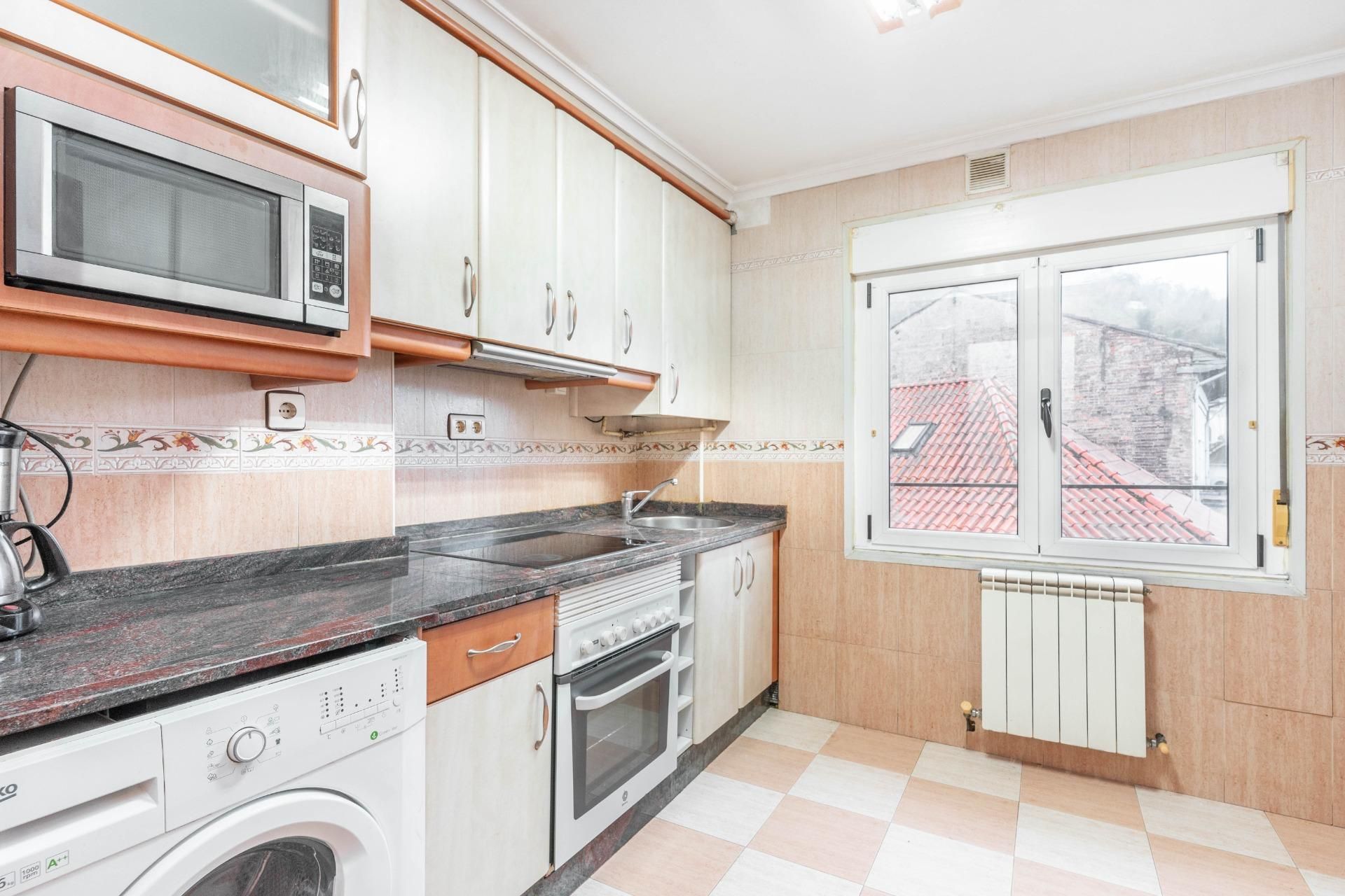 Kitchen of Flat for sale in Mieres (Asturias)  with Heating and Storage room