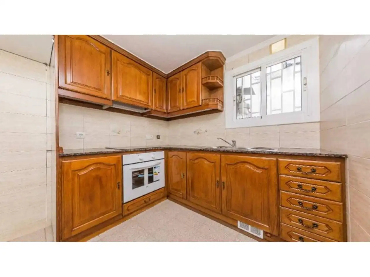Cocina de Piso en venta en L'Hospitalet de Llobregat