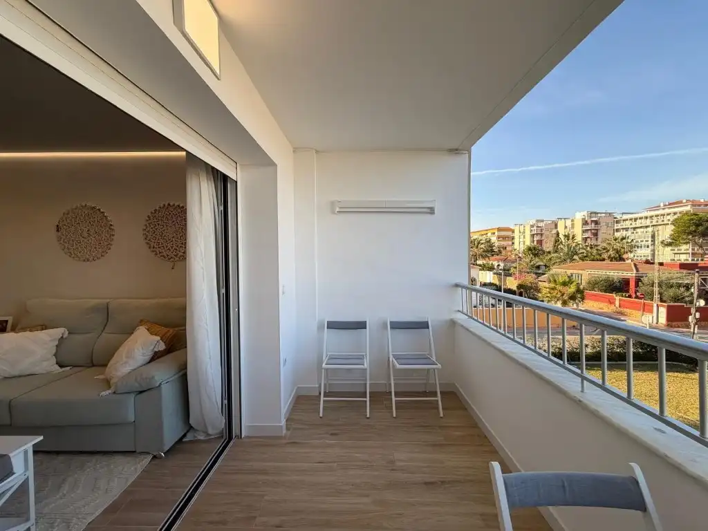 Terrassa de Apartament en venda en Torrevieja amb Aire condicionat, Jardí privat i Piscina