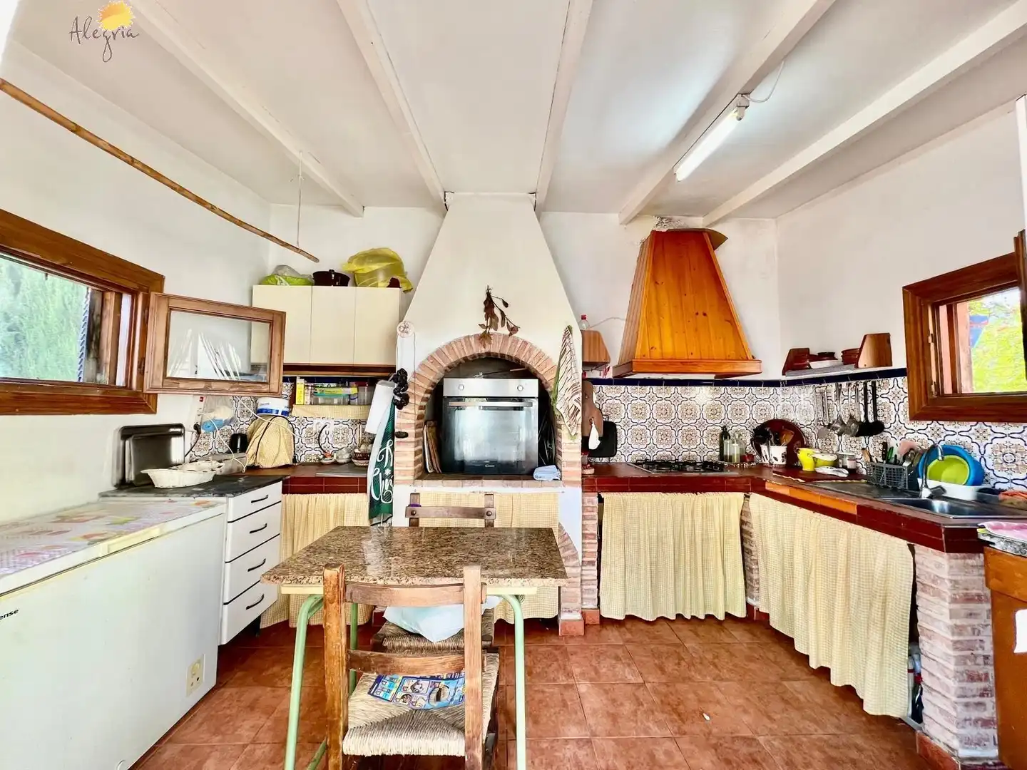 Cuina de Casa o xalet en venda en Daya Vieja amb Aire condicionat, Calefacció i Jardí privat