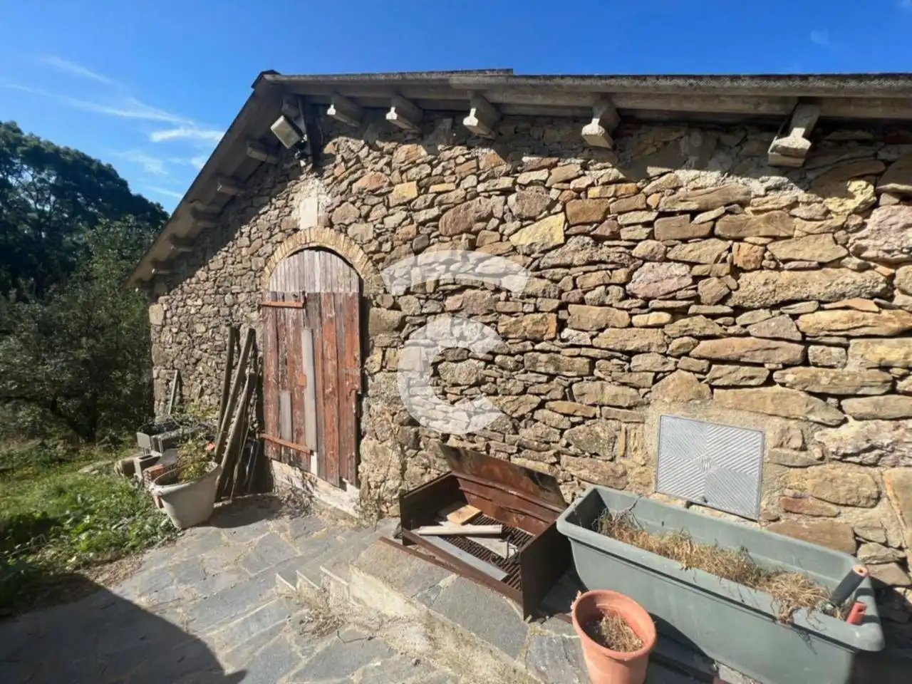 Vista exterior de Finca rústica en venda en Les Llosses amb Calefacció, Jardí privat i Parquet