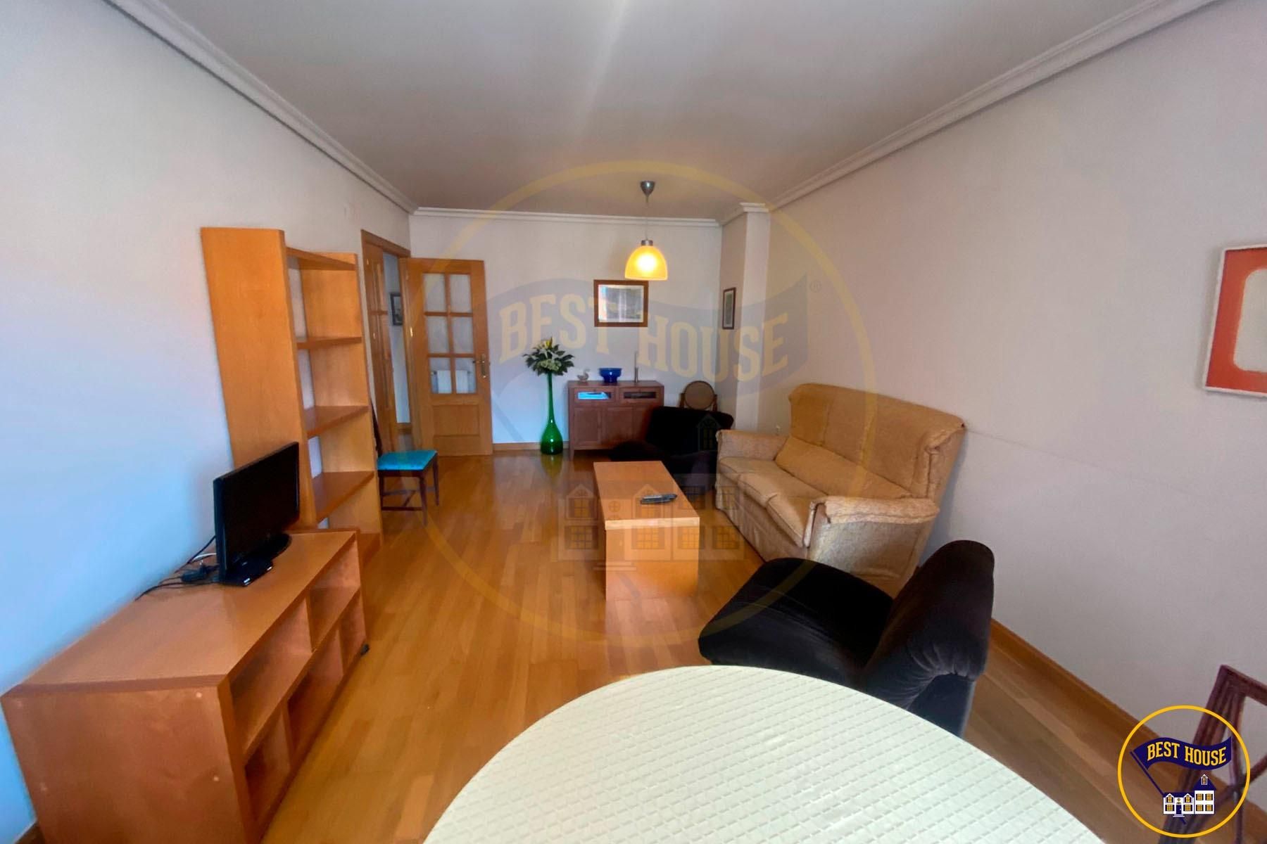 Flat to rent in  HUESAS DEL VASALLO, Reyes Católicos - Paseo San Antonio