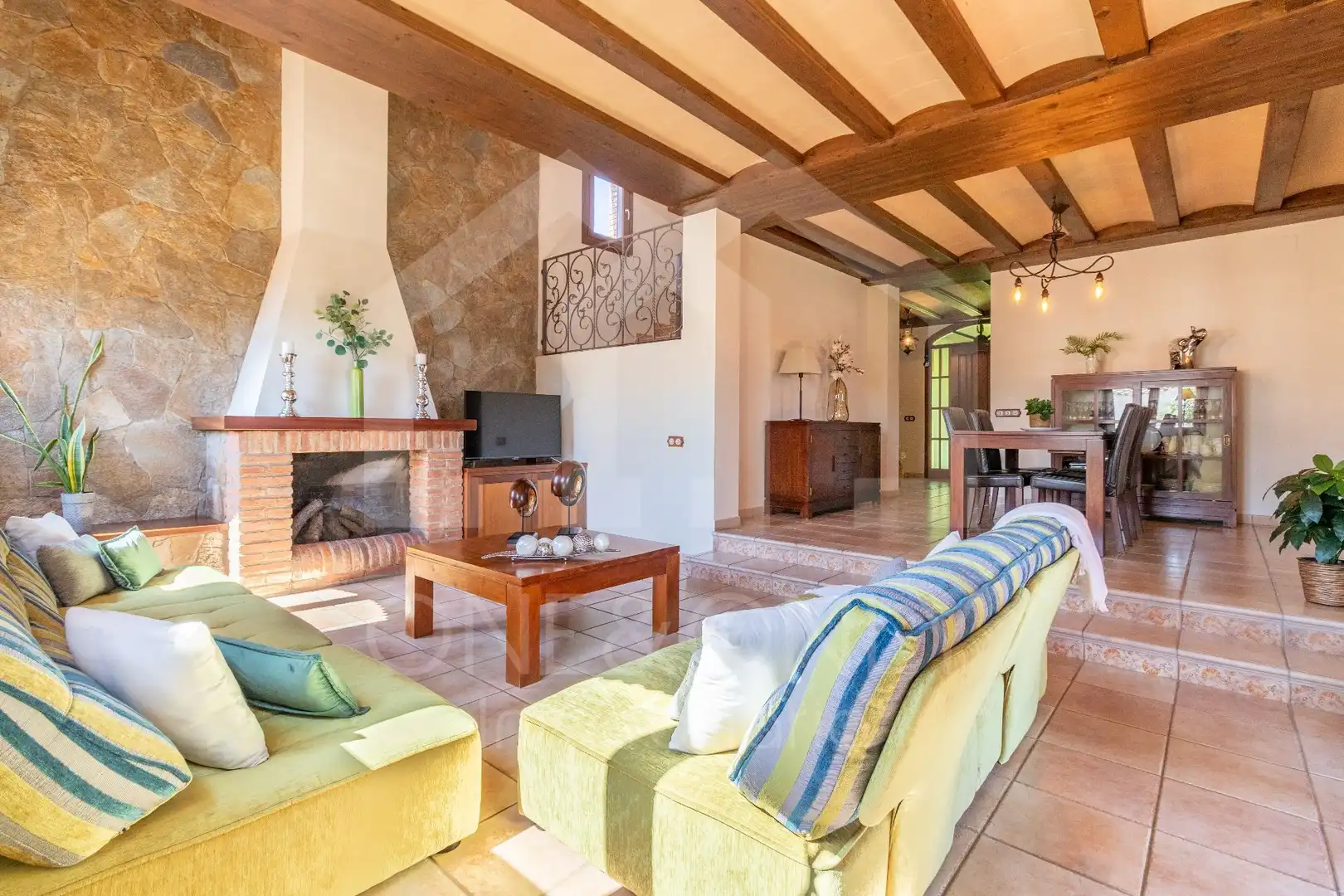 Sala d'estar de Casa o xalet en venda en Mont-roig del Camp amb Aire condicionat, Calefacció i Jardí privat
