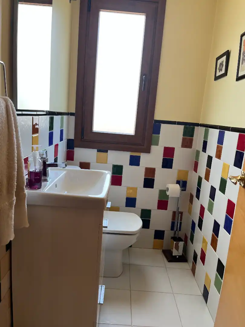 Bany de Casa o xalet en venda en Vilanova del Vallès amb Aire condicionat, Calefacció i Jardí privat