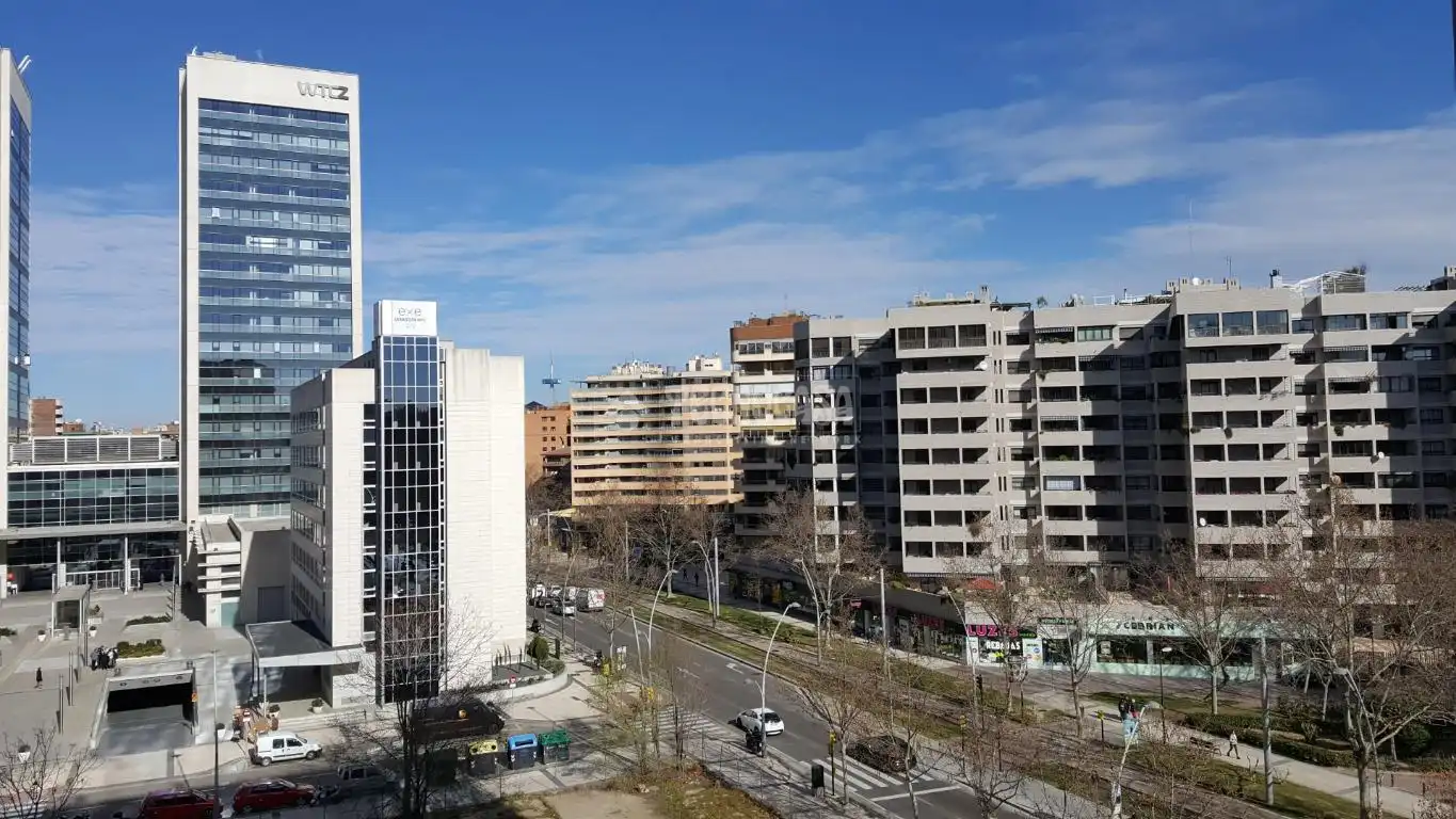 Vista exterior de Garaje en venta en Zaragoza