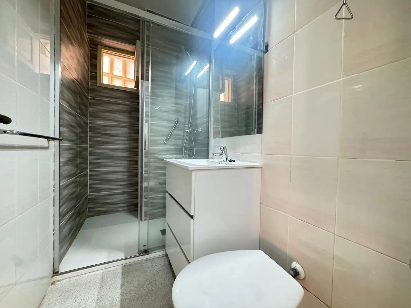 Badezimmer von Erdgeschoss zum Verkauf in Alicante / Alacant