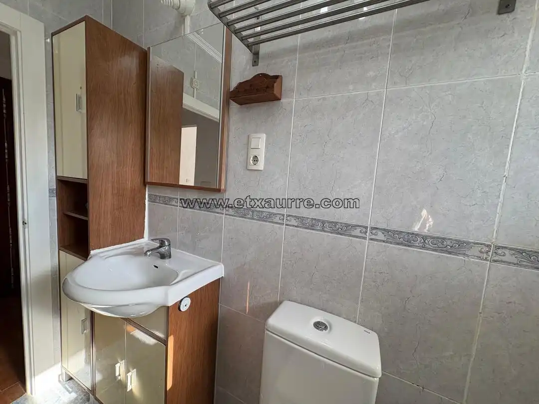 Bathroom of Flat for sale in Laudio / Llodio  with Storage room, Balcony and Alarm