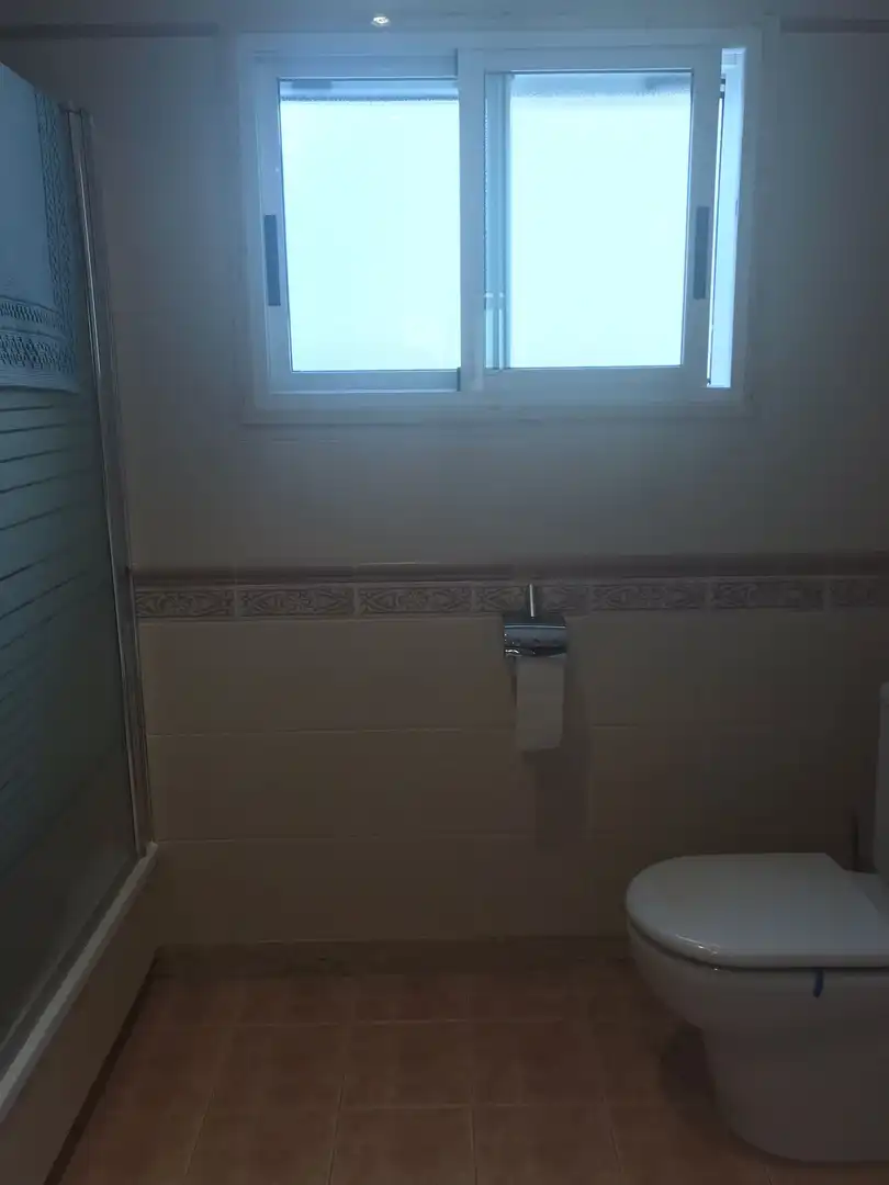 Badezimmer von Wohnung zum Verkauf in Sueca mit Ofen