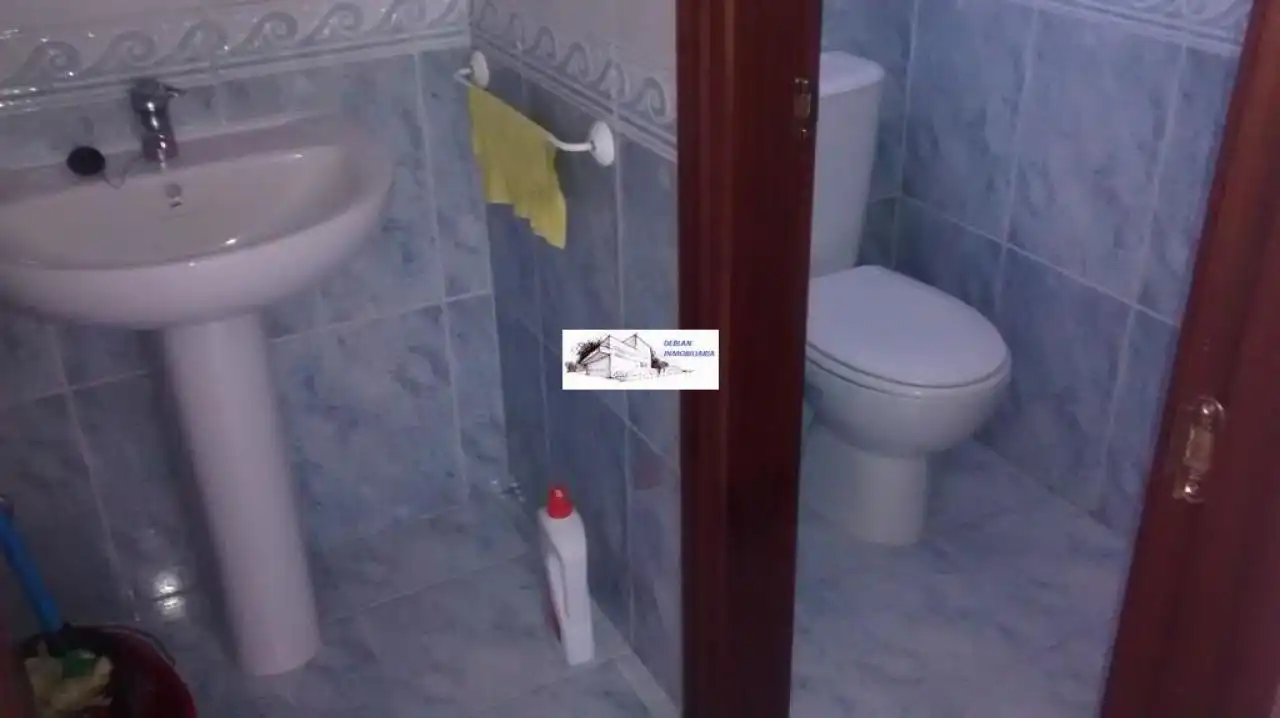 Badezimmer von Geschaftsraum zur Miete in Tomiño