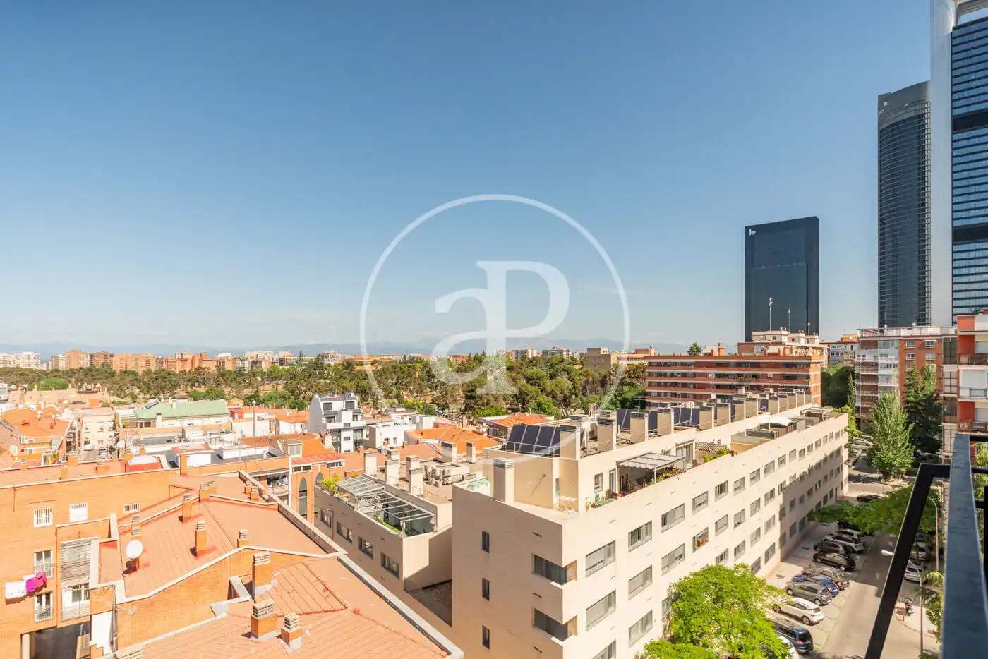 Außenansicht von Wohnung zur Miete in Madrid mit Klimaanlage, Heizung und Terrasse