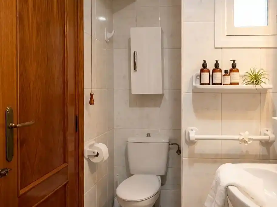 Bathroom of Flat for share in Gandia  with Air Conditioner and Furnished