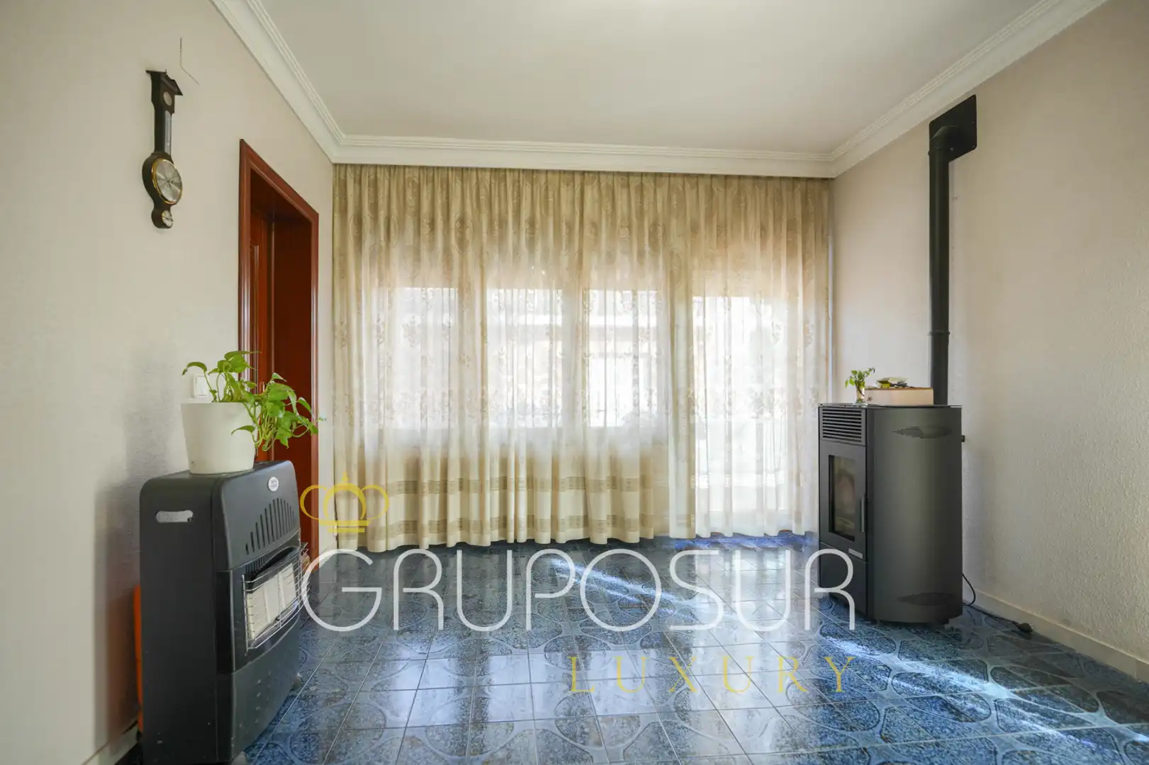 Sala d'estar de Casa o xalet en venda en Valladolid amb Calefacció, Jardí privat i Terrassa