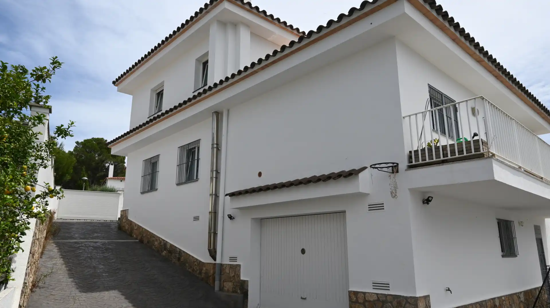 Vista exterior de Casa o chalet en venta en L'Escala con Aire acondicionado, Calefacción y Jardín privado
