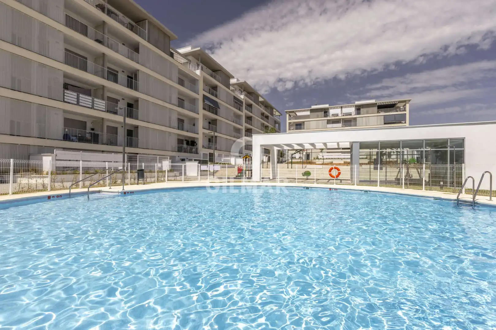 Piscina de Piso en venta en Dos Hermanas con Calefacción, Jardín privado y Trastero