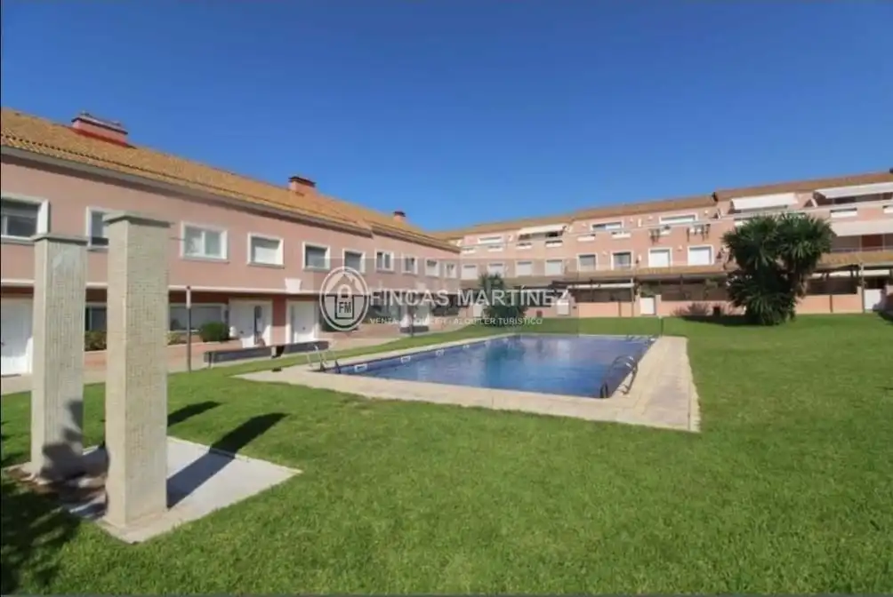 Vista exterior de Casa o xalet en venda en El Vendrell amb Aire condicionat, Calefacció i Terrassa