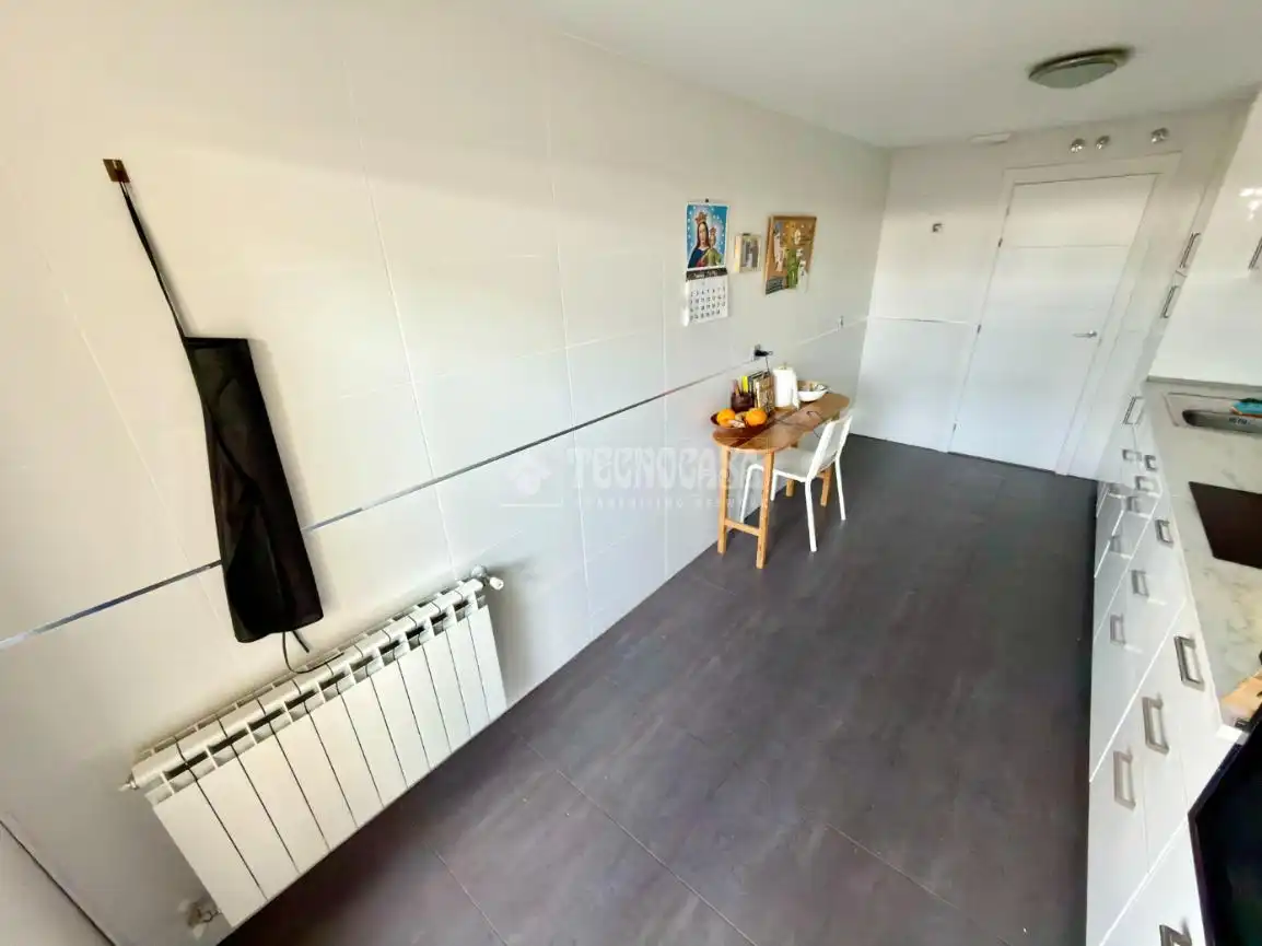 Flat for sale in Cabanillas del Campo  with Heating