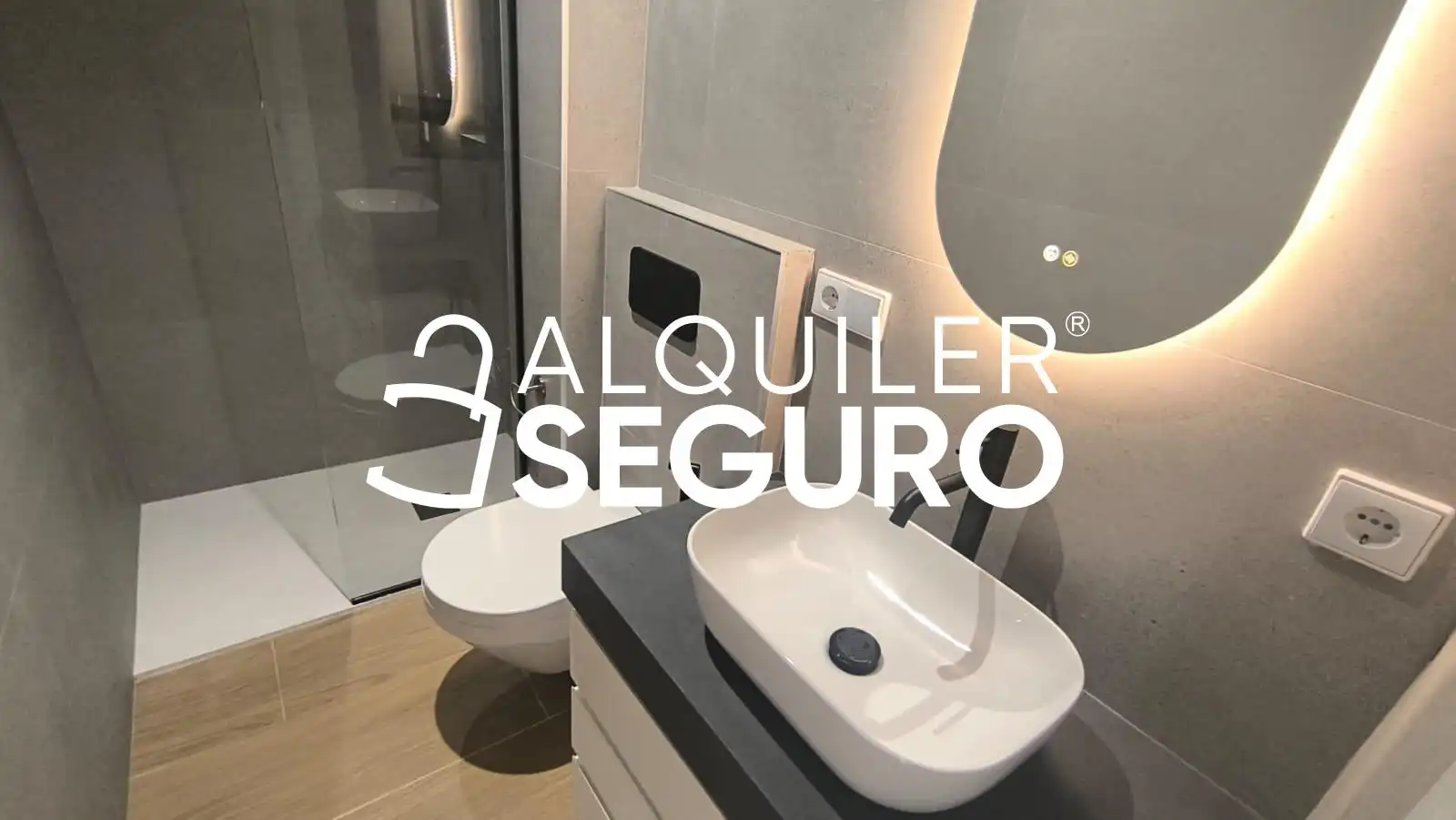 Bany de Àtic de lloguer en Sevilla amb Aire condicionat, Calefacció i Piscina