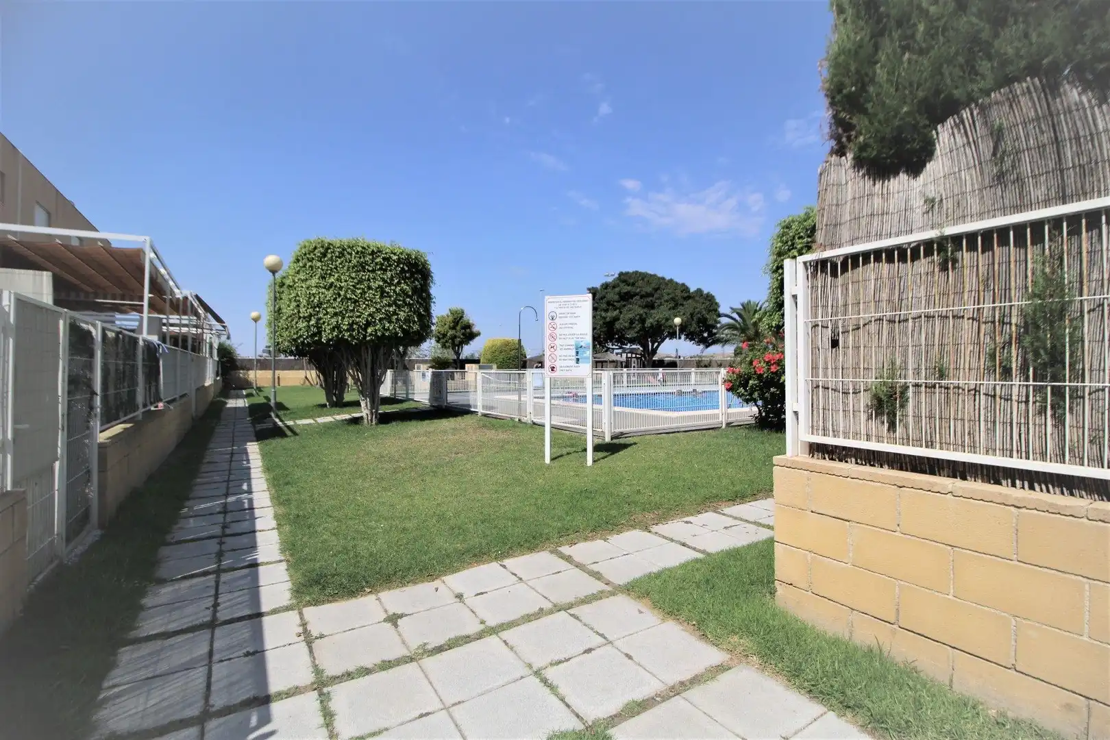 Houses for sale in Pueblo Español - Coveta Fumá