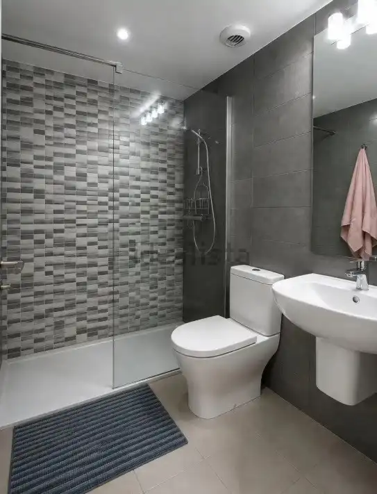 Bathroom of Flat for rent in Badalona  with Air Conditioner, Heating and Parquet flooring