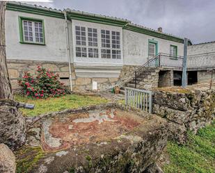 Vista exterior de Casa o xalet en venda en A Teixeira  amb Terrassa