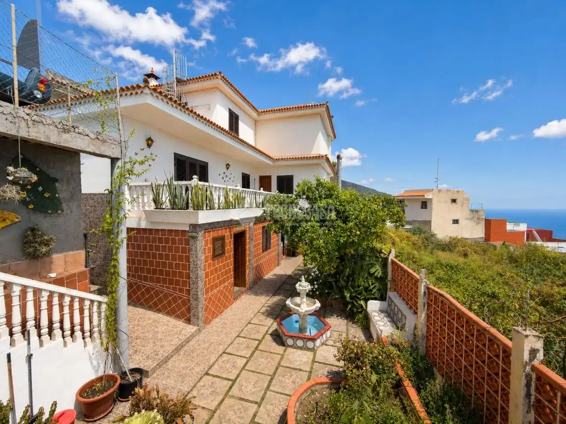 Vista exterior de Casa o xalet en venda en Icod de los Vinos amb Terrassa i Balcó