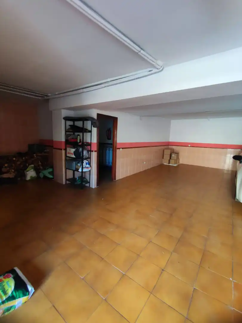 Haus oder Chalet zum Verkauf in Plasencia mit Heizung, Privatgarten und Terrasse