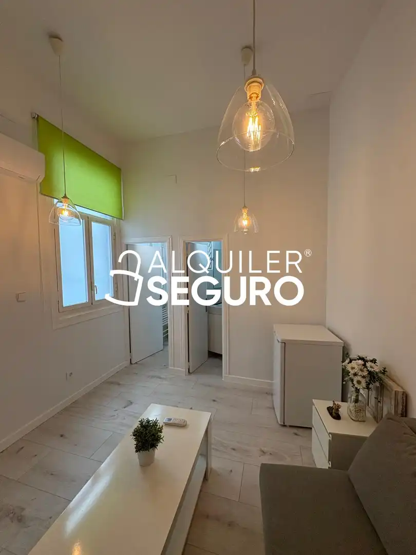 Schlafzimmer von Wohnung zur Miete in Madrid mit Klimaanlage, Heizung und Möbliert