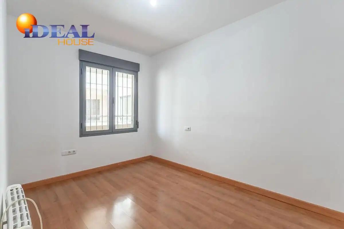 Bedroom of Flat for sale in Armilla  with Air Conditioner, Heating and Balcony