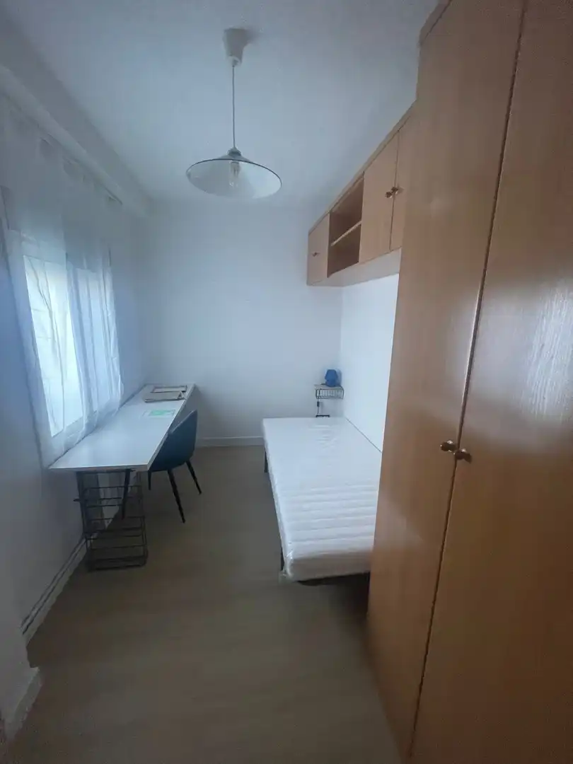 Habitación de Ático de alquiler en Tarragona con Aire acondicionado, Calefacción y Parquet