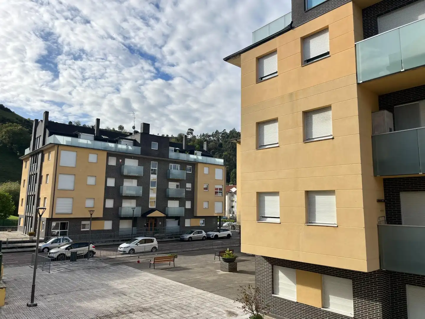 Vista exterior de Pis en venda en Val de San Vicente  amb Calefacció, Terrassa i Piscina comunitària