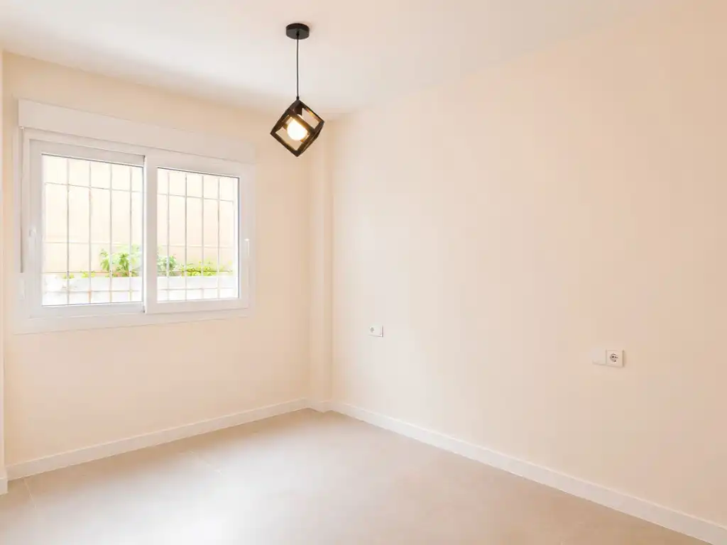 Bedroom of Flat for sale in Fuengirola  with Air Conditioner, Terrace and Swimming Pool