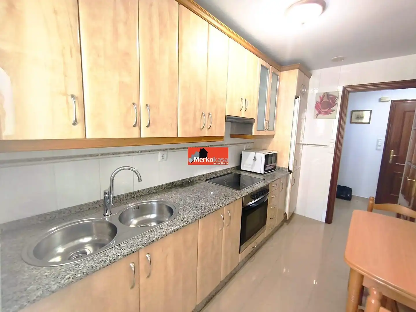 Cuina de Apartament de lloguer en Lugo amb Calefacció i Moblat