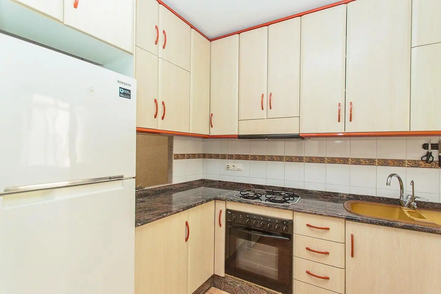 Cocina de Apartamento en venta en Torrevieja con Aire acondicionado, Terraza y Amueblado