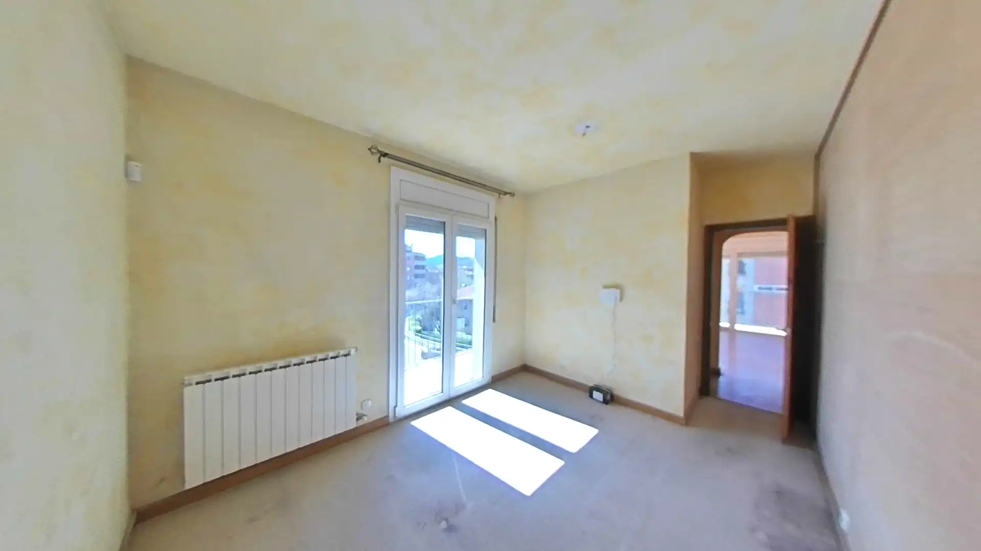 Living room of Flat for sale in Sant Joan de les Abadesses  with Storage room, Oven and Balcony