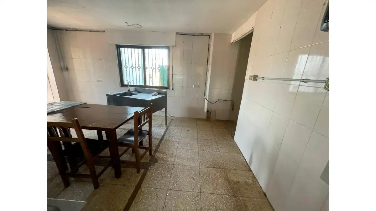 Kitchen of Buildings for sale in Sancti-Spíritus (Salamanca)