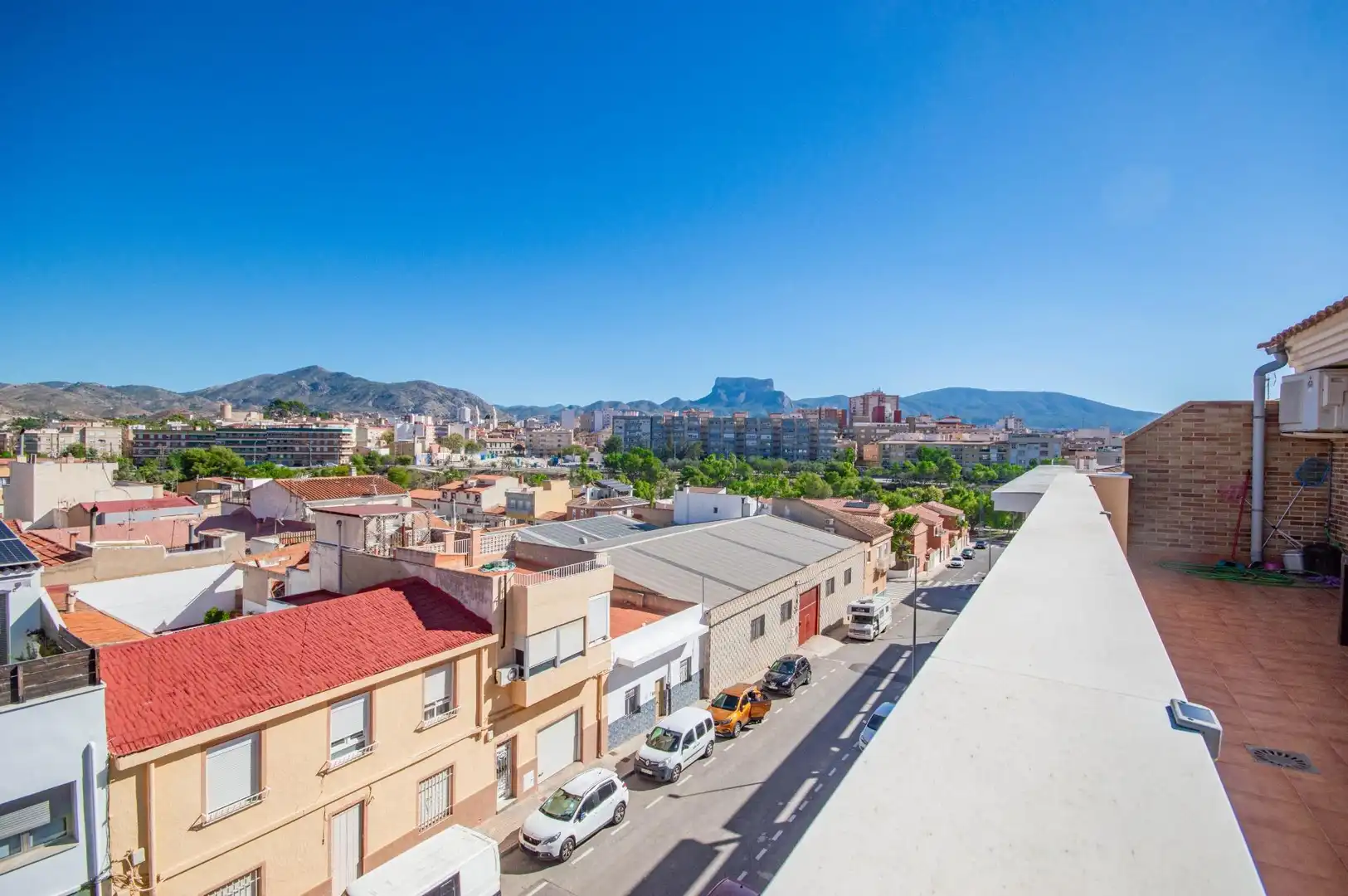 Vista exterior de Àtic en venda en San Crispín - Huerta Nueva-Estación  