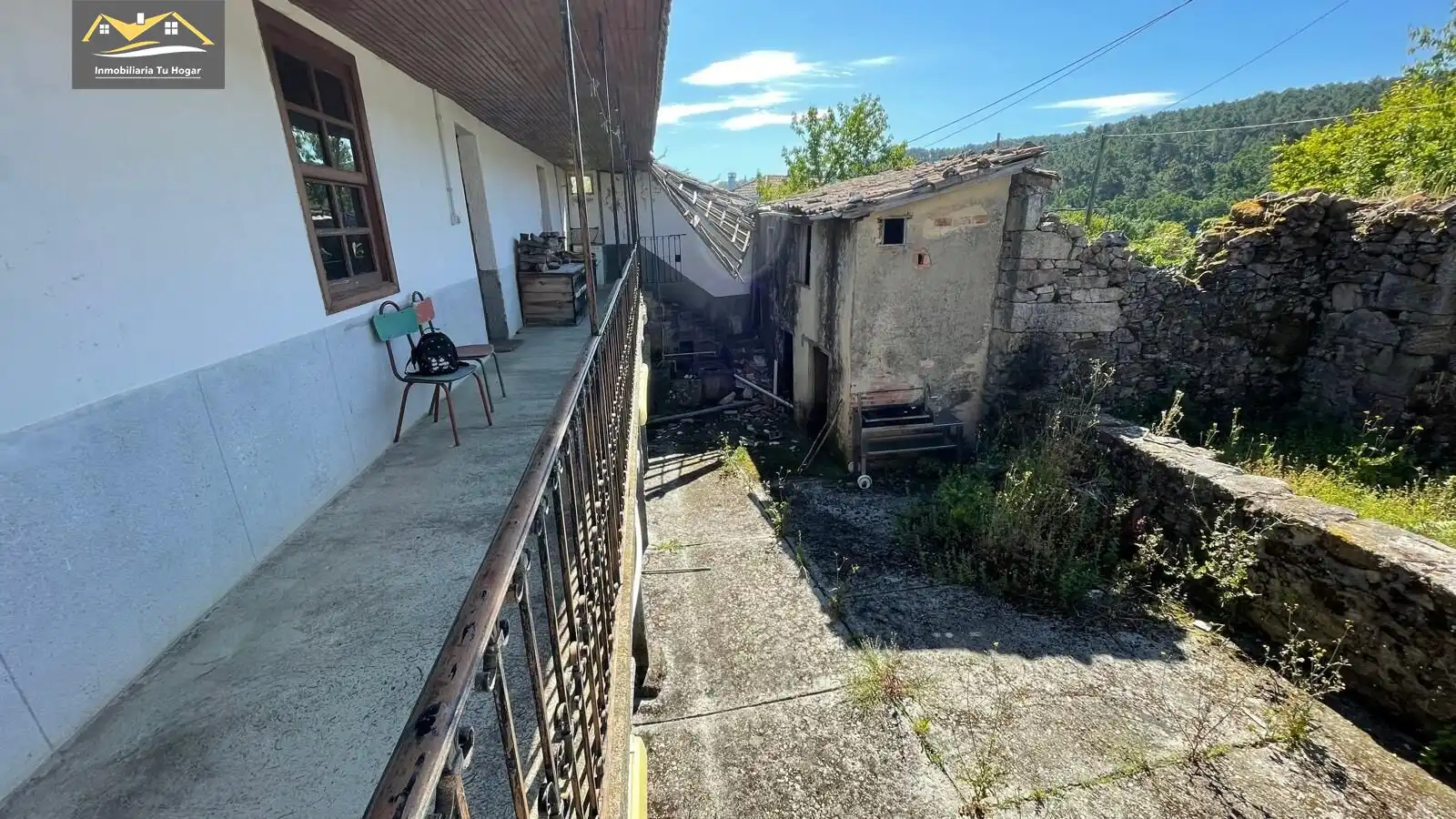 Vista exterior de Finca rústica en venda en Ramirás amb Jardí privat, Terrassa i Moblat