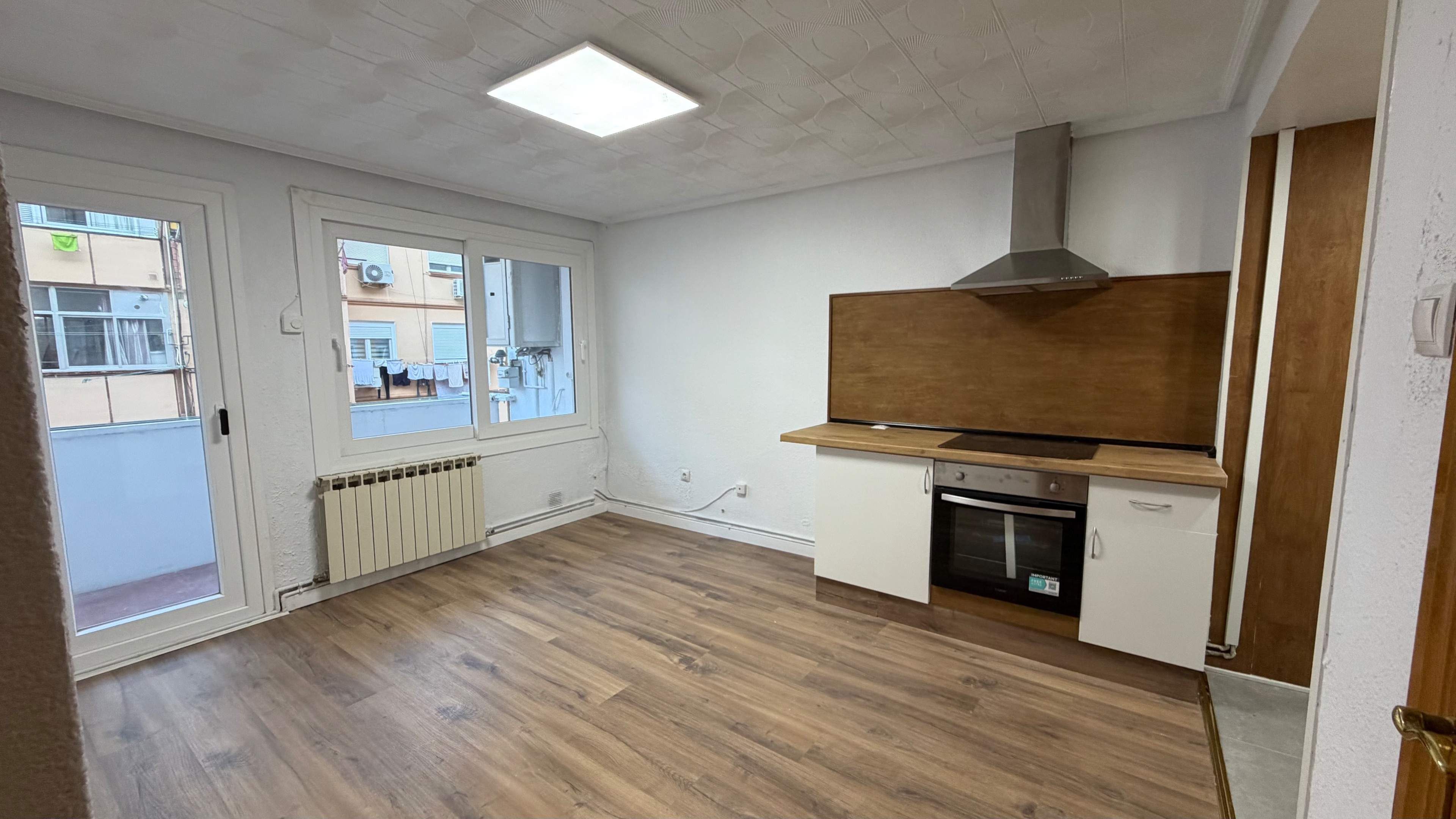 Cuina de Pis de lloguer en  Zaragoza Capital amb Calefacció, Terrassa i Balcó