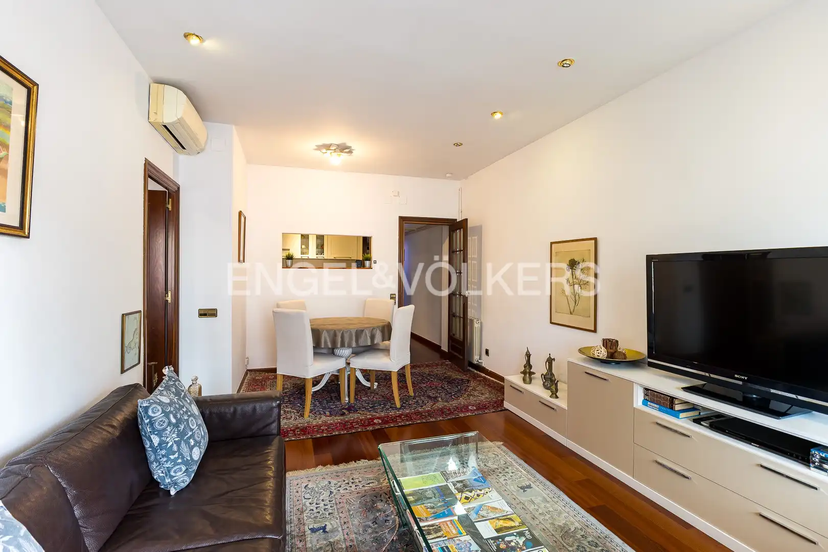 Living room of Flat for sale in Barcelona  with Air Conditioner, Heating and Parquet flooring