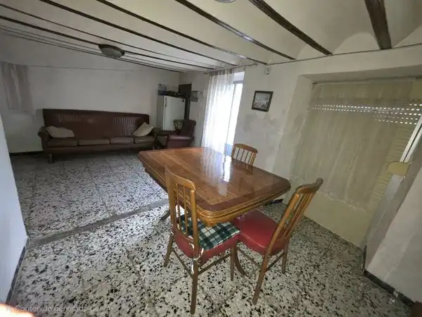 Menjador de Casa adosada en venda en María amb Jardí privat, Traster i Moblat