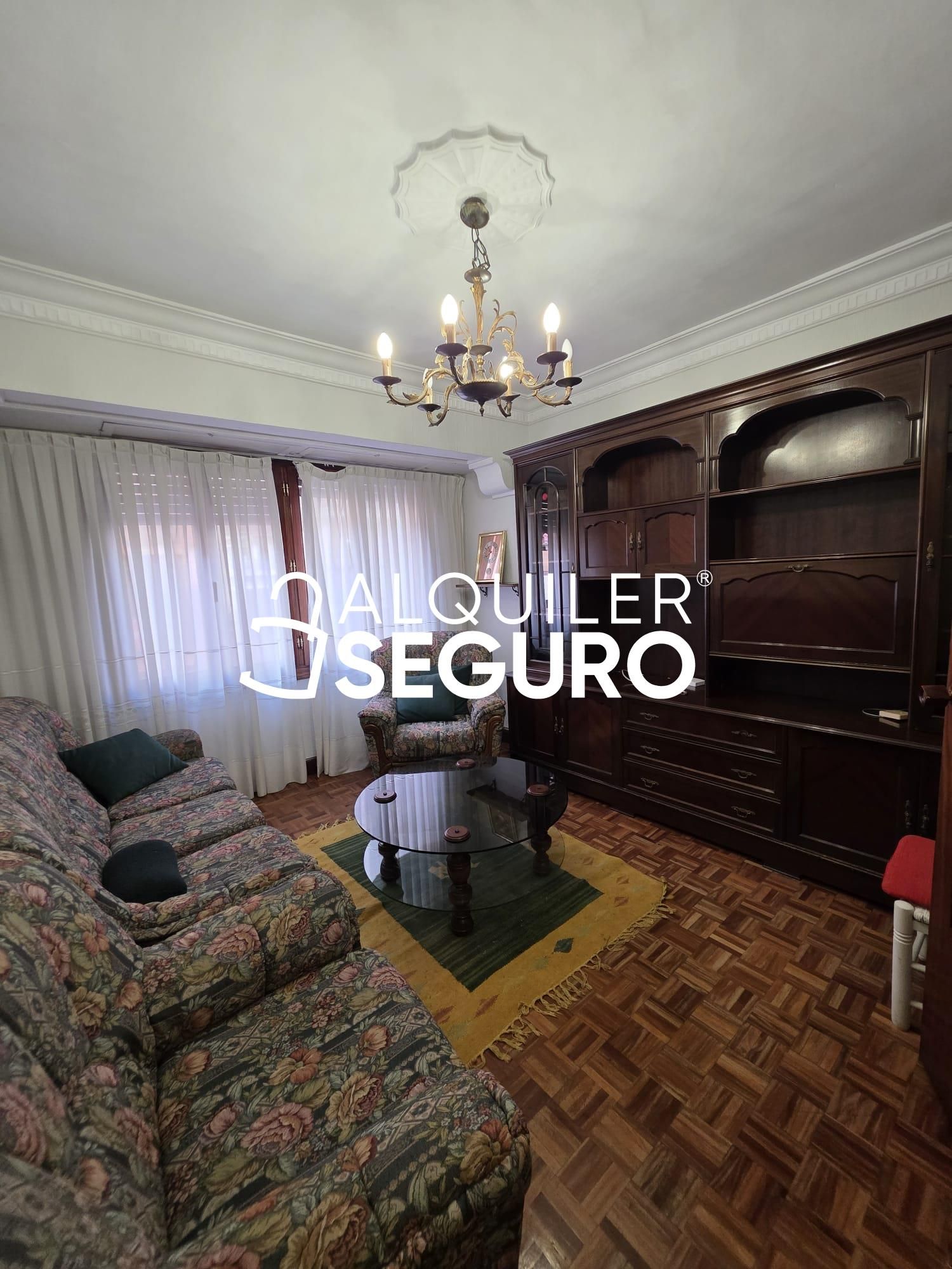 Living room of Flat to rent in Santurtzi   with Furnished