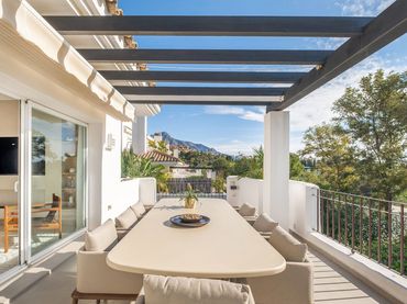Àtic amb piscina en venda a Nueva Andalucía